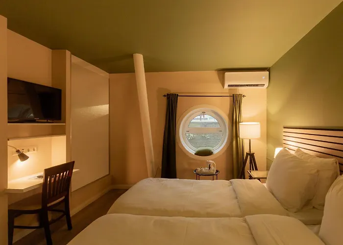 FLOATS by H2OTEL Rotterdam