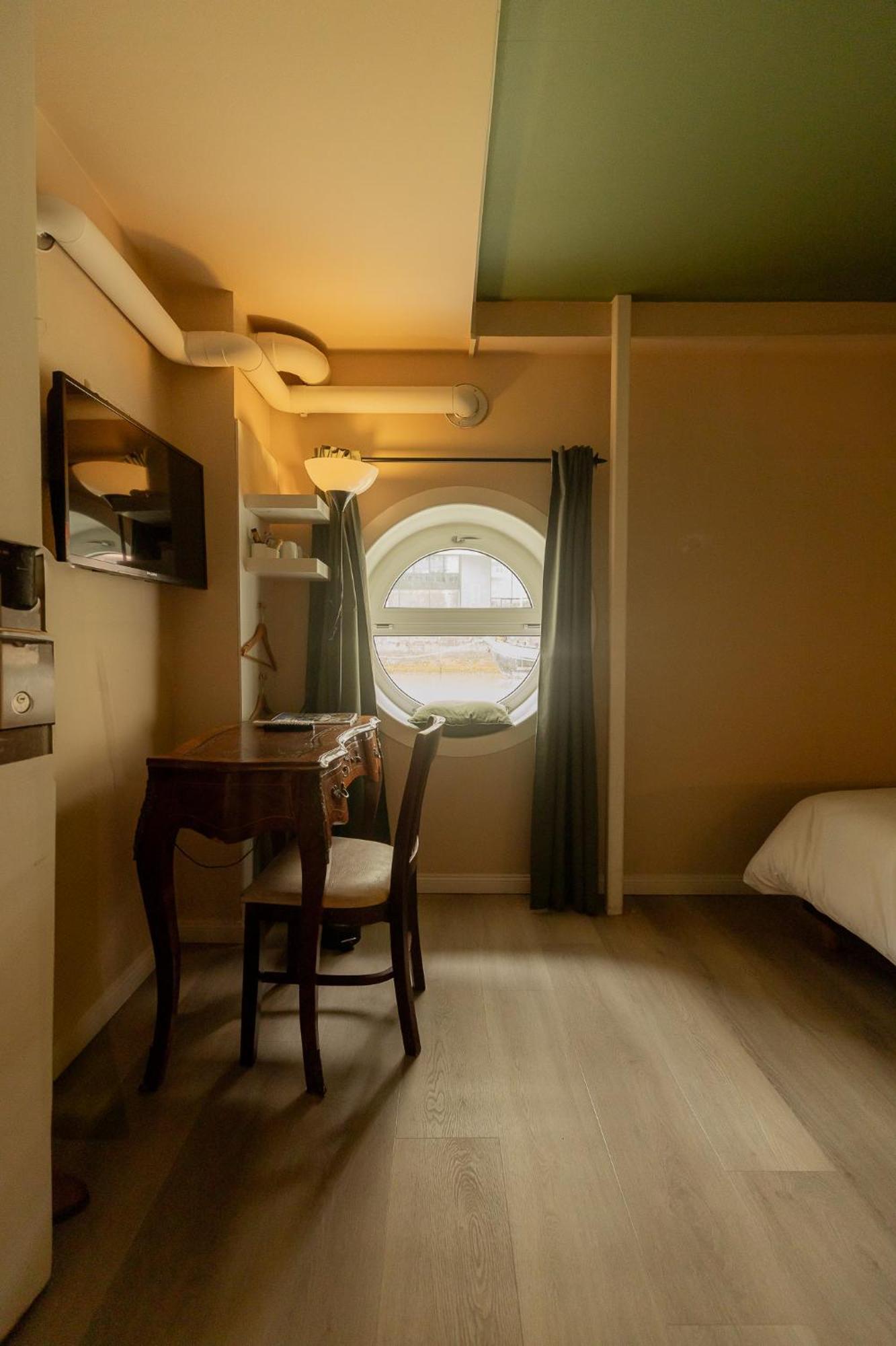 Floats By H2otel 3*