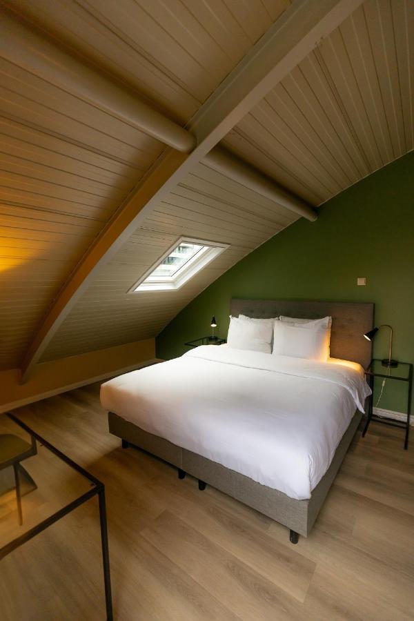 Hotel Floats By H2otel